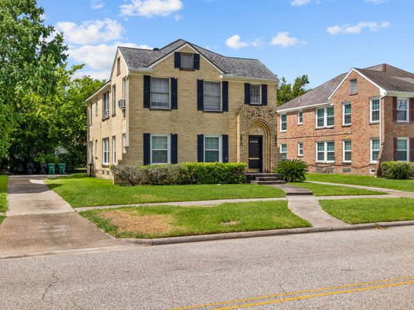 2810 Cleburne Street, Houston TX 77004