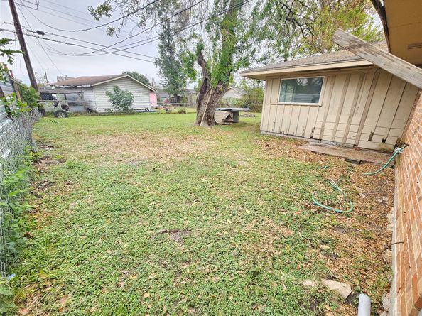 1623 Debeney Drive, Houston TX 77039