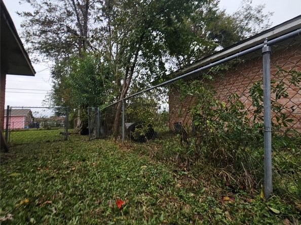 1623 Debeney Drive, Houston TX 77039