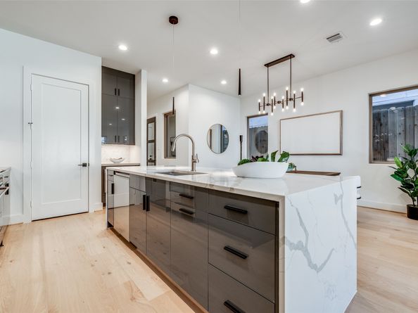 2412 ELMEN Street, Houston TX 77019