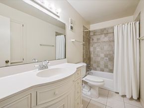 10227 Longmont Drive 34/2, Houston TX 77042