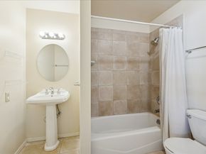 10227 Longmont Drive 34/2, Houston TX 77042