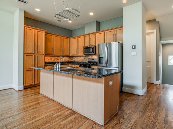 2915 Pease Street, Houston TX 77003