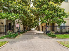 2915 Pease Street, Houston TX 77003