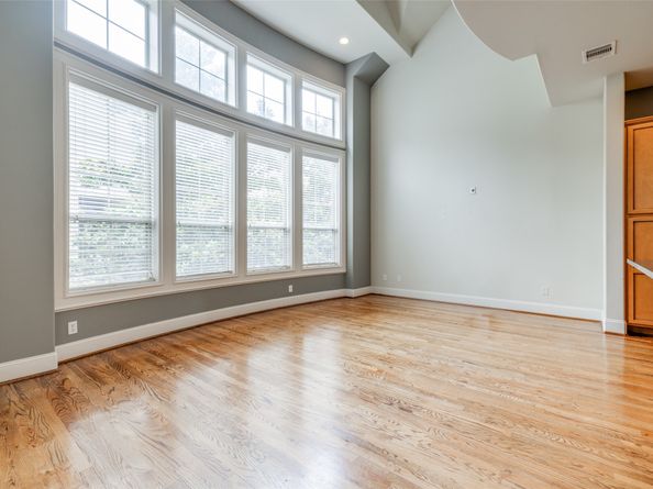 2915 Pease Street, Houston TX 77003