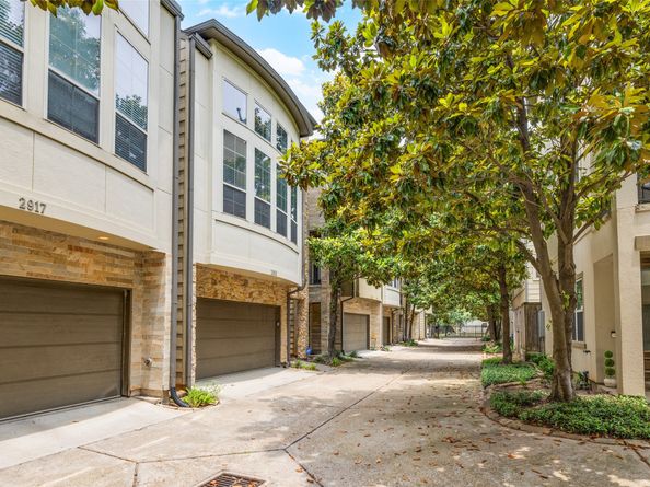 2915 Pease Street, Houston TX 77003