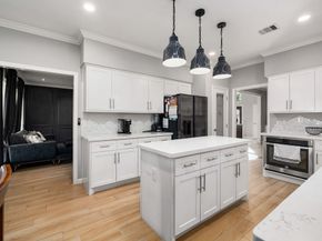 5338 Holly View Drive, Houston TX 77091