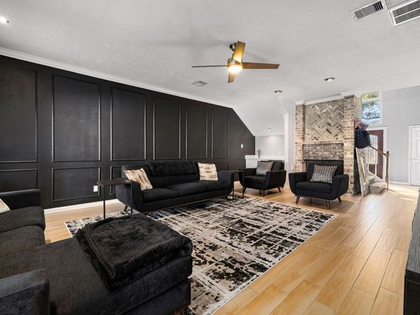 5338 Holly View Drive, Houston TX 77091