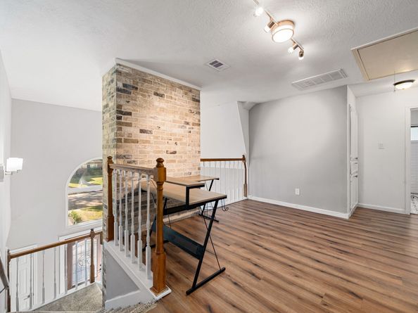 5338 Holly View Drive, Houston TX 77091