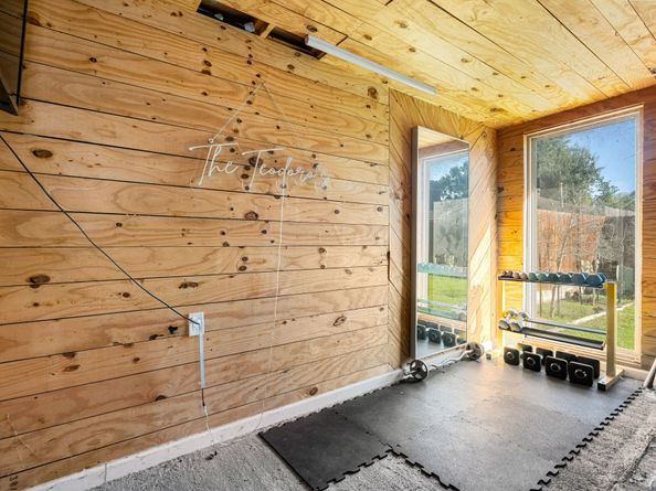 5338 Holly View Drive, Houston TX 77091