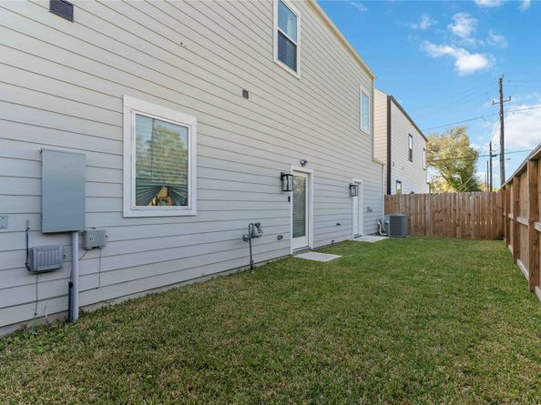 405 Stoneworks Garden Lane Lane, Houston TX 77076