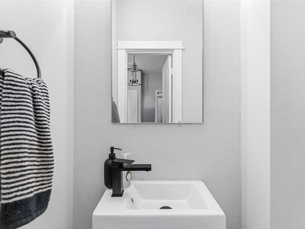 405 Stoneworks Garden Lane Lane, Houston TX 77076