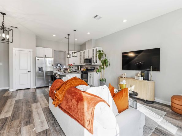 405 Stoneworks Garden Lane Lane, Houston TX 77076