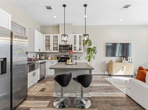 405 Stoneworks Garden Lane Lane, Houston TX 77076