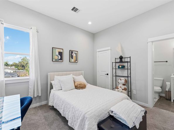 405 Stoneworks Garden Lane Lane, Houston TX 77076