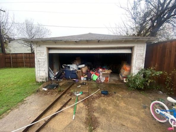 1114 E Five Mile Parkway, Dallas TX 75216