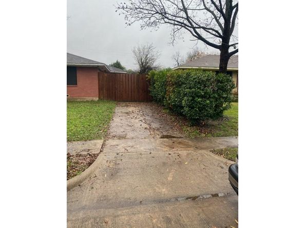 1114 E Five Mile Parkway, Dallas TX 75216
