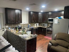 1114 E Five Mile Parkway, Dallas TX 75216