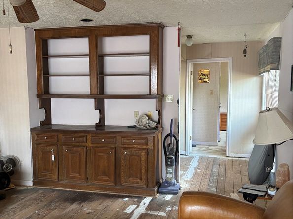 13042 Richmond Avenue, Houston TX 77082