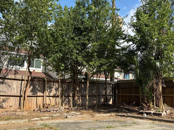 13042 Richmond Avenue, Houston TX 77082