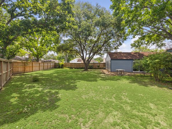 1818 Berryfield Drive, Houston TX 77077