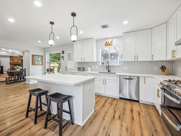 1818 Berryfield Drive, Houston TX 77077