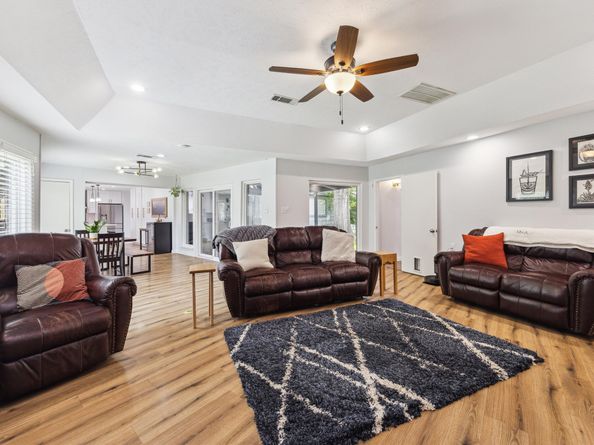 1818 Berryfield Drive, Houston TX 77077