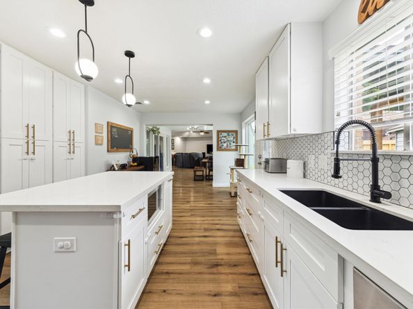 1818 Berryfield Drive, Houston TX 77077