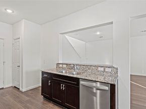 7322 Madison Commons Lane, Houston TX 77075