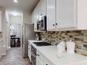 118 W Hobbit Glen Drive, The Woodlands TX 77384