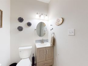 118 W Hobbit Glen Drive, The Woodlands TX 77384