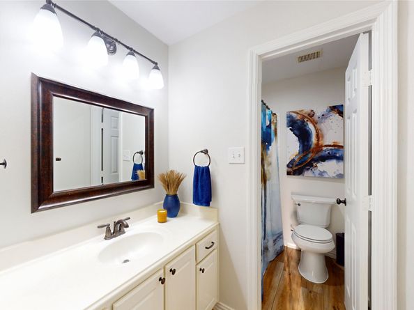 118 W Hobbit Glen Drive, The Woodlands TX 77384