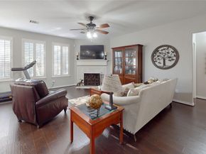 118 W Hobbit Glen Drive, The Woodlands TX 77384