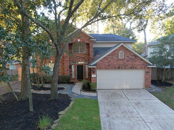 118 W Hobbit Glen Drive, The Woodlands TX 77384