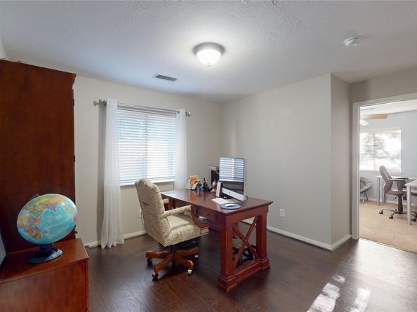 118 W Hobbit Glen Drive, The Woodlands TX 77384