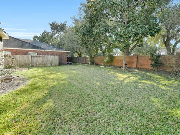 114 Skycrest Drive, Sugar Land TX 77479