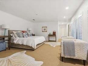 10 S Briar Hollow Lane 55, Houston TX 77027