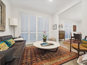 10 S Briar Hollow Lane 55, Houston TX 77027