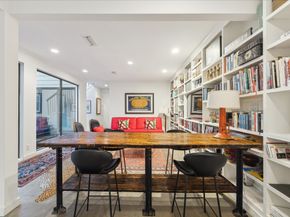 10 S Briar Hollow Lane 55, Houston TX 77027