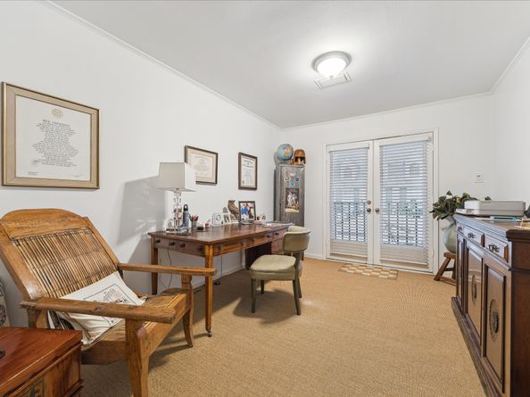 10 S Briar Hollow Lane 55, Houston TX 77027