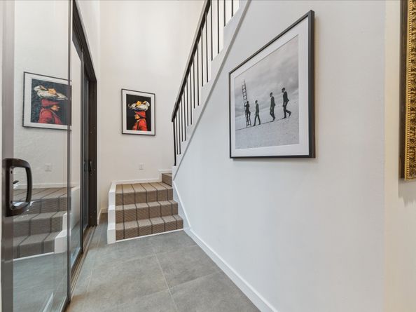 10 S Briar Hollow Lane 55, Houston TX 77027