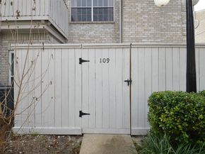 3800 Tanglewilde Street 109, Houston TX 77063