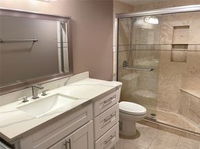 2224 S Piney Point Road 114, Houston TX 77063