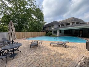 2224 S Piney Point Road 114, Houston TX 77063