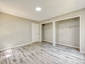 5962 Willow Glen Drive, Houston TX 77033