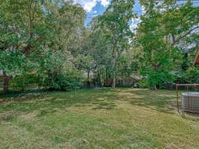5962 Willow Glen Drive, Houston TX 77033