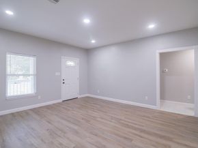 6150 Ridgeway Drive, Houston TX 77033