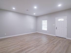 6150 Ridgeway Drive, Houston TX 77033