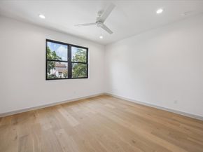 1341 Candlelight Lane, Houston TX 77018