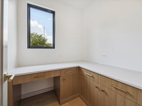 1341 Candlelight Lane, Houston TX 77018